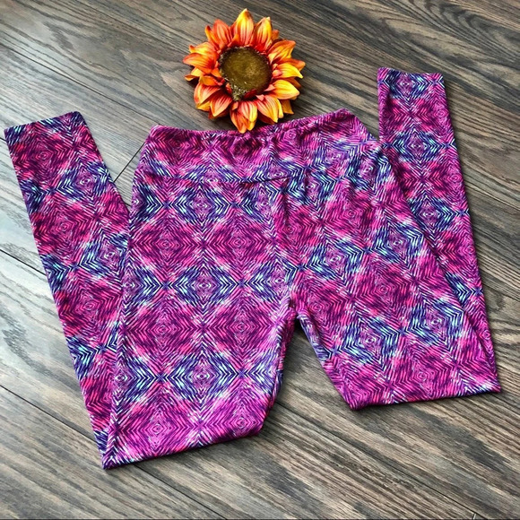 🦋B2G1🦋LuLaRoe Diamond Aztec Print Leggings OS - Picture 2 of 7